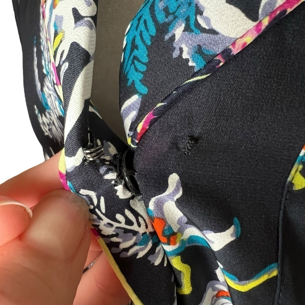 Cinq à Sept Floral Silk Button-Up Shirt Top Asian Pocket Collared Blouse Sz S - Picture 11 of 15